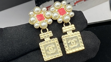
				Chanel - Jewelry
				bijoux