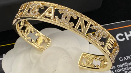 
				Chanel - Jewelry
				bijoux